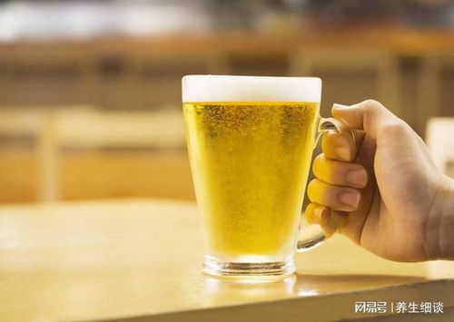 一喝啤酒就上厕所与最后上厕所的人，哪个更健康？解读酒精饮料的真实影响